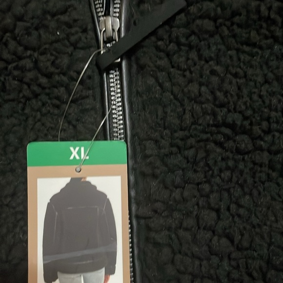 - Bear paw ladies jacket - Picture 2 of 5